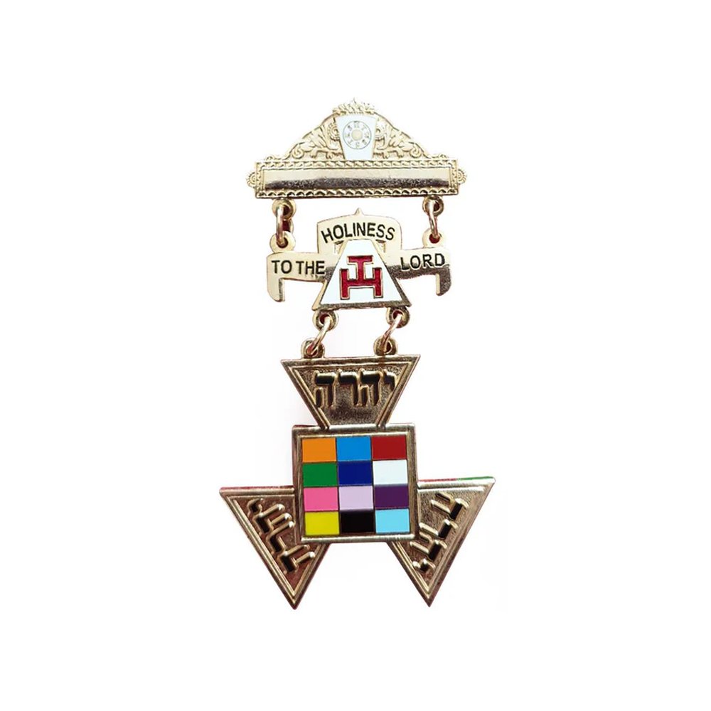 Breast Jewels & Brooches / Chapter